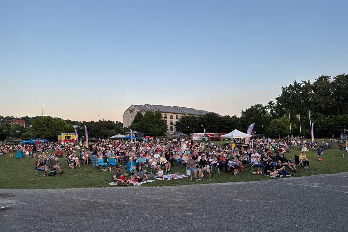 levitt amp crowd